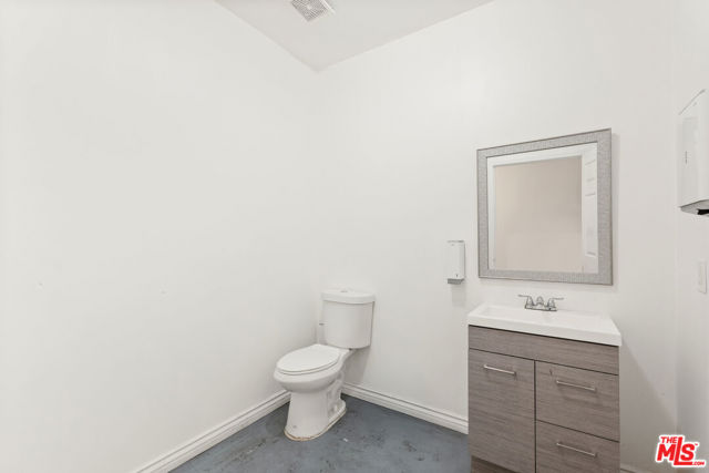 Image 15 of 37 For 3265 59th Street