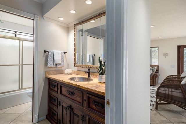 1248 Avocet Ct, Cardiff by the Sea CA: https://media.crmls.org/mediaz/0bff5a8a-e16b-42f2-9451-c8a164355422.jpg