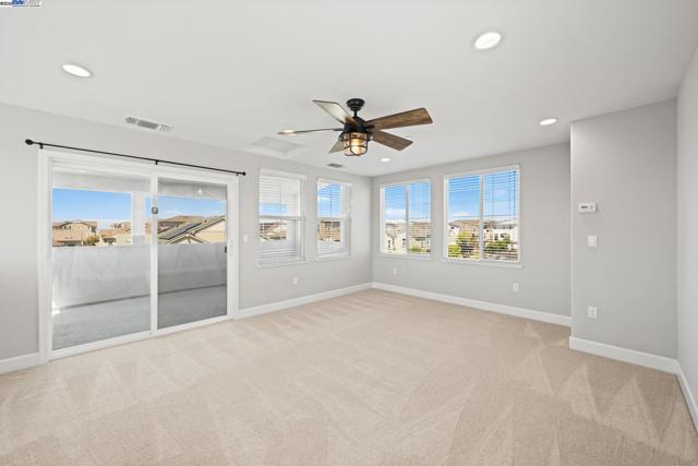 8563 Schooner Way, Newark CA: https://media.crmls.org/mediaz/0c002d50-302a-4239-b104-0c33afe6f818.jpg