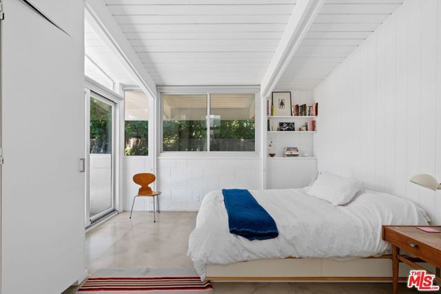 810 Bramble Way, Los Angeles CA: https://media.crmls.org/mediaz/0c007d4f-03d7-440e-adc4-dbec0aff5744.jpg