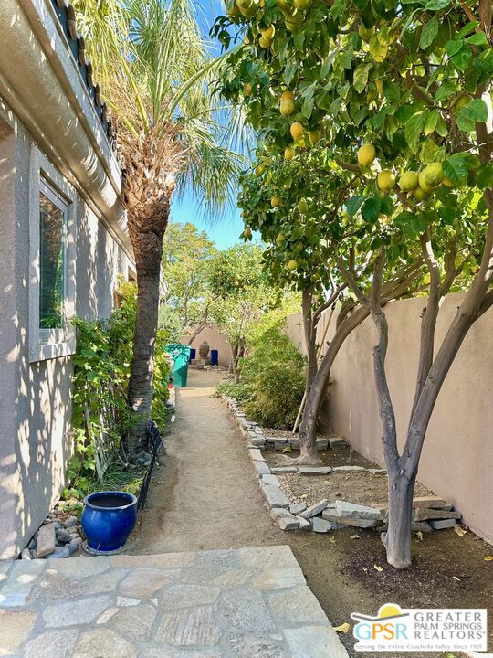 47925 Via Livorno, La Quinta CA: https://media.crmls.org/mediaz/0c009626-f1db-4f6f-9a18-c5c9e0211aad.jpg