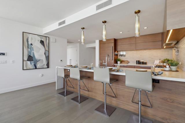 888 W E St, San Diego CA: https://media.crmls.org/mediaz/0c00f4d1-285e-4b0e-8eac-af27216557f5.jpg