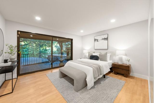 21 Valley Oak Street, Portola Valley CA: https://media.crmls.org/mediaz/0c0100da-9e4a-4593-bbff-34fffdc13961.jpg