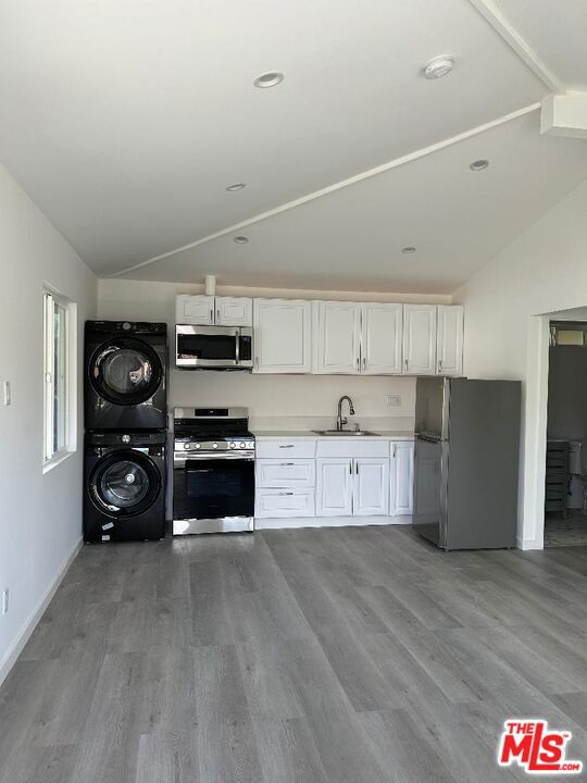 23954 Hartland Street, West Hills CA: https://media.crmls.org/mediaz/0c013631-e050-43f8-95eb-1a8ad894d2f2.jpg