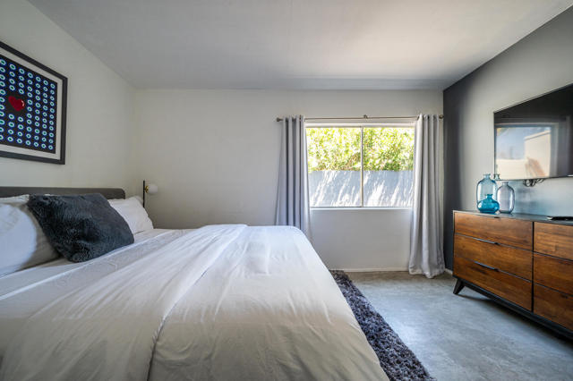 3623 E Avenida Fey Norte, Palm Springs CA: https://media.crmls.org/mediaz/0c017329-4181-429d-a5ea-0a4e267038ed.jpg