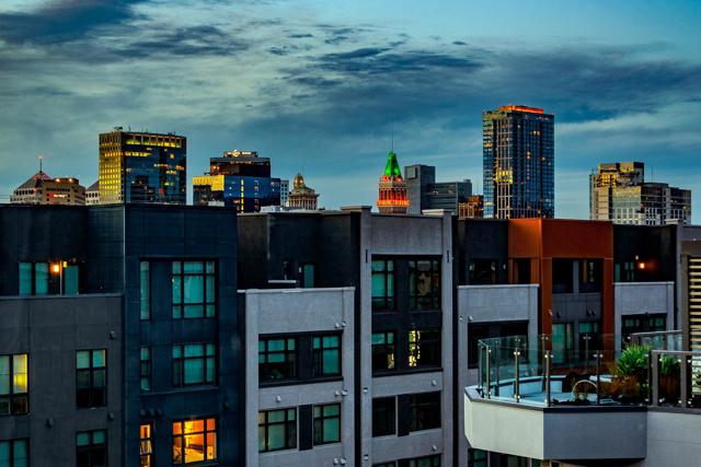 311 Oak Street, Oakland CA: https://media.crmls.org/mediaz/0c01d9d2-ddd1-486d-83cc-18ce465c07fe.jpg