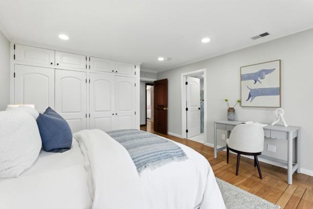 1 Lewis Ranch Road, San Carlos CA: https://media.crmls.org/mediaz/0c02cab6-1a1e-4557-993f-4628c05a94bb.jpg