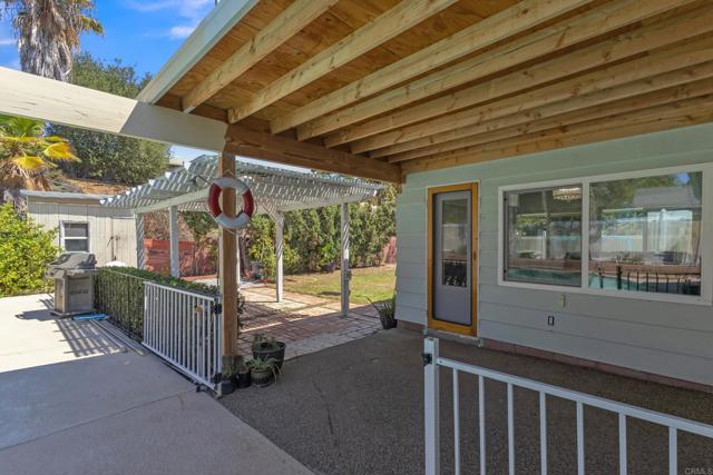 1545 Meadow, El Cajon CA: https://media.crmls.org/mediaz/0c053c4b-7c9a-4c67-ad13-a59e4ac0ae0f.jpg