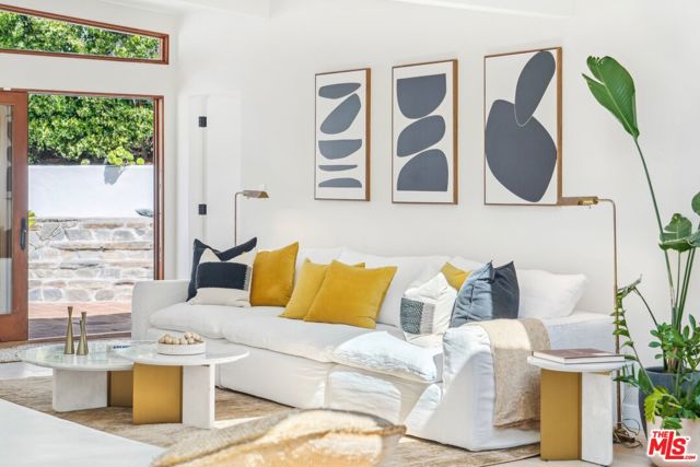 2145 Sunset Crest Drive, Los Angeles CA: https://media.crmls.org/mediaz/0c057826-73dc-44c8-badd-fd5e4a9058b1.jpg