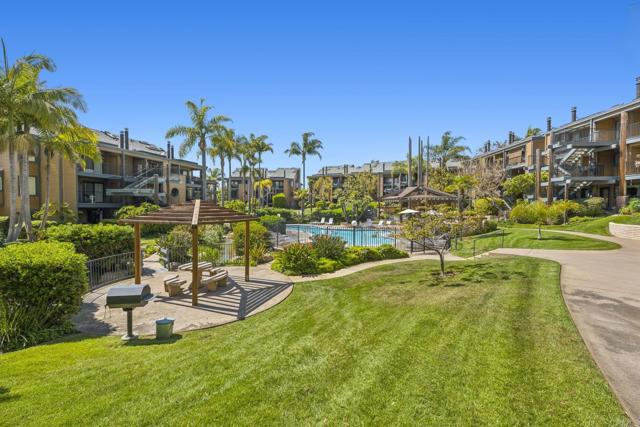 4006 Layang Layang Circle, Carlsbad CA: https://media.crmls.org/mediaz/0c058869-3c8b-4ae4-ae57-a90370ce13e1.jpg
