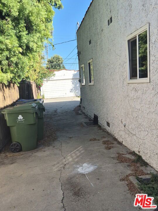 2230 South Ridgeley Drive photo 10