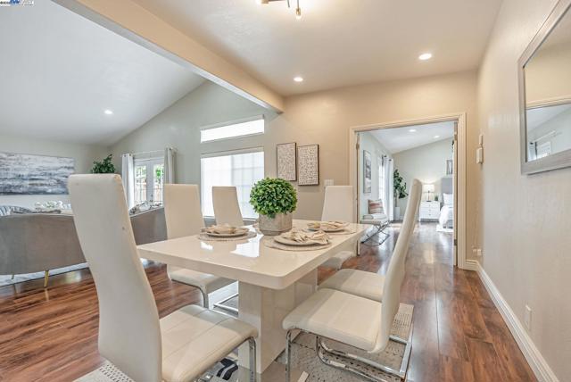 3757 Savannah Rd, Fremont CA: https://media.crmls.org/mediaz/0c05b720-5047-4d4a-b68e-25aac6519c3c.jpg