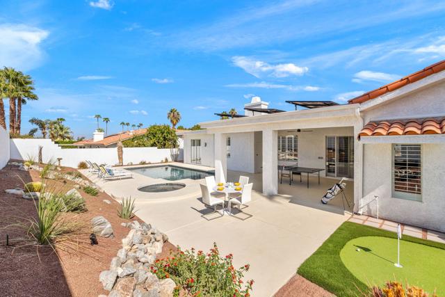 47215 Heliotrope Drive, Palm Desert CA: https://media.crmls.org/mediaz/0c05dfe1-2de6-4394-b1db-7dd2f576ca0f.jpg