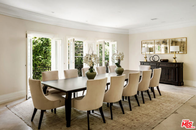 1350 Benedict Canyon Drive, Beverly Hills CA: https://media.crmls.org/mediaz/0c05e619-d35a-4be4-96fa-deefd78f528e.jpg