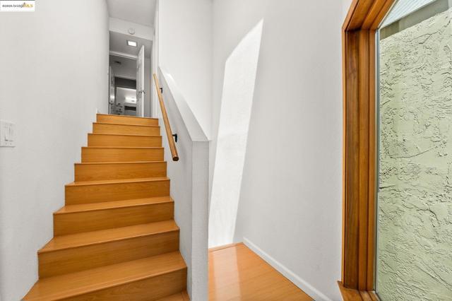 300 Locust Dr, Vallejo CA: https://media.crmls.org/mediaz/0c05e961-d941-4489-bf12-44ab66c8b568.jpg