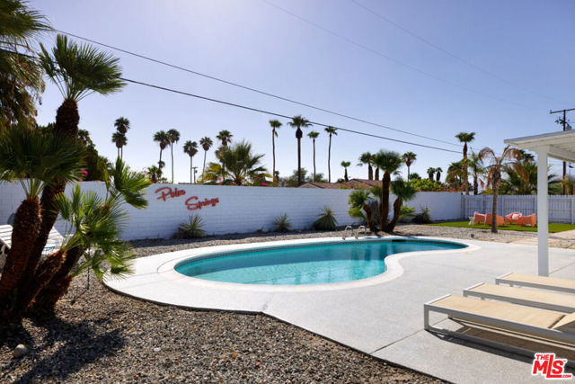 2256 N Victoria Road, Palm Springs, CA 92262