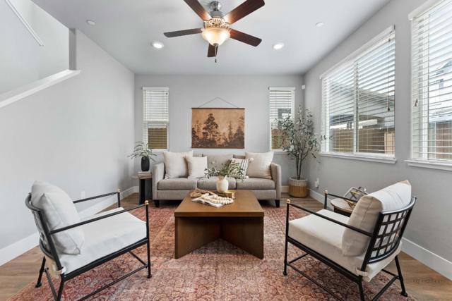 8243 Blue Coral Avenue, Elk Grove CA: https://media.crmls.org/mediaz/0c069558-fbd4-445c-bdc6-3d3cb043f47e.jpg