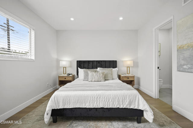 174 Wendy Drive, Thousand Oaks CA: https://media.crmls.org/mediaz/0c06f56d-613f-4868-b456-8e30036aa840.jpg