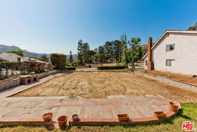 17177 Avenida De La Herradura, Pacific Palisades CA: https://media.crmls.org/mediaz/0c073889-5bc1-4384-aaf0-ccf5211e03aa.jpg
