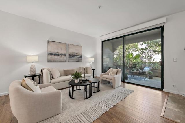 67 Pelican Lane, Redwood City CA: https://media.crmls.org/mediaz/0c074211-daec-4247-8df1-c2862fca0f0f.jpg