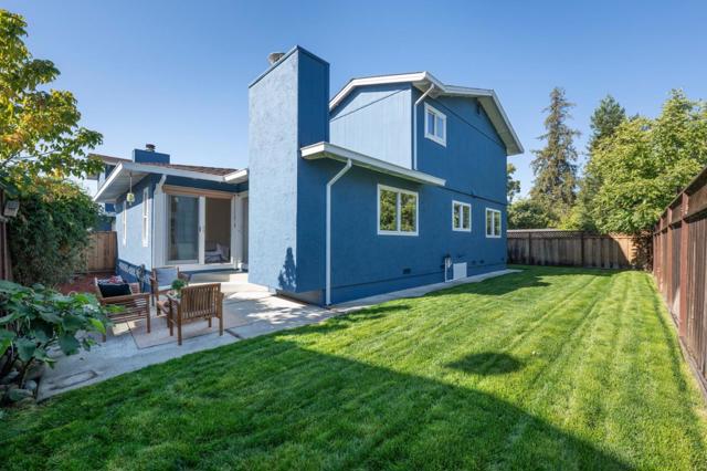 1035 Valota Road, Redwood City CA: https://media.crmls.org/mediaz/0c077322-84b5-43bd-b262-c08a75c1ccc3.jpg