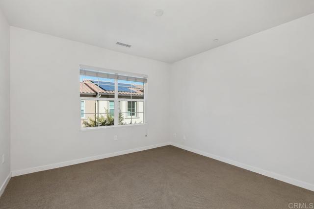 Image 22 of 36 For 877 Blackstone Drive