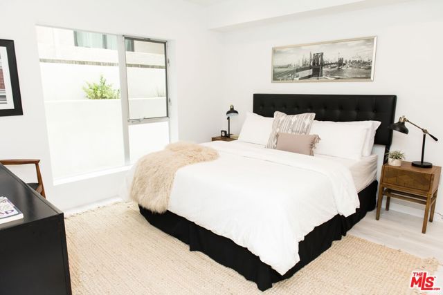 625 S BARRINGTON Avenue, Los Angeles CA: https://media.crmls.org/mediaz/0c07ebbf-cf2b-498a-bced-a9d0f3d74369.jpg