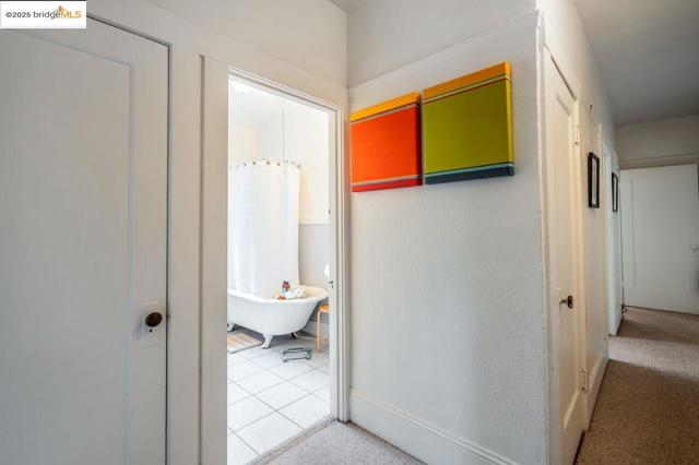 5537 Claremont Ave, Oakland CA: https://media.crmls.org/mediaz/0c0a29a5-db63-4f38-88c2-c6d12e31b62b.jpg