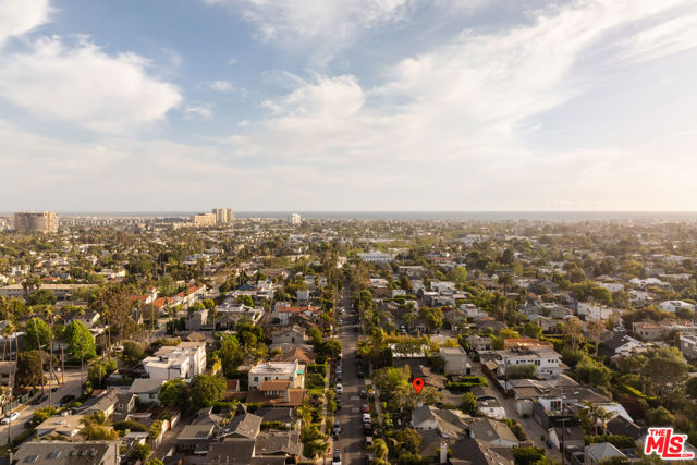 919 Venezia Avenue, Venice CA: https://media.crmls.org/mediaz/0c0a5d2f-637d-47fa-9a5b-94e0bb70981b.jpg