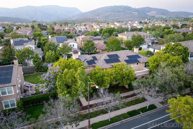 15820 Paseo Del Sur, San Diego CA: https://media.crmls.org/mediaz/0c0a6c34-d3e5-444c-be47-e0d41fd25a27.jpg