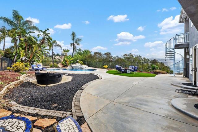410 WOODLAND LN, El Cajon CA: https://media.crmls.org/mediaz/0c0b1748-13c5-4ceb-9452-2cd8915f4d62.jpg