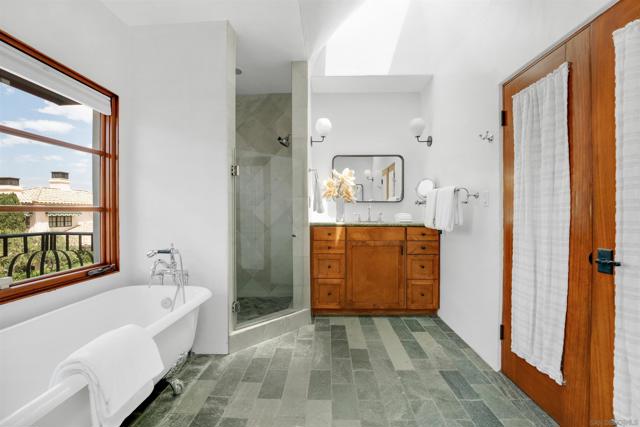 4435 Conde Pl, San Diego CA: https://media.crmls.org/mediaz/0c0b2dec-2b1e-4575-91ce-42728f75176a.jpg