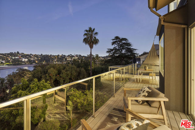 2264 Moreno Drive, Los Angeles CA: https://media.crmls.org/mediaz/0c0be797-dcb2-4e0b-ba9f-c8eea8239d94.jpg