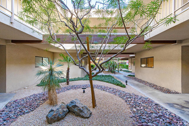 255 S Avenida Caballeros #302, Palm Springs, CA 92262