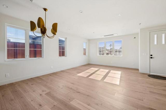 577 Creekside Court, Half Moon Bay CA: https://media.crmls.org/mediaz/0c0cf181-ace7-4091-aeff-e33f105d70bd.jpg