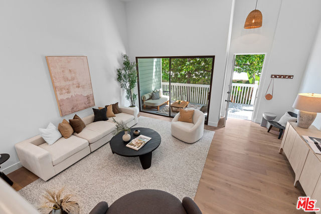 3516 Via Dolce, Marina del Rey CA: https://media.crmls.org/mediaz/0c0d24eb-da83-4d62-993e-356b63ba6e80.jpg