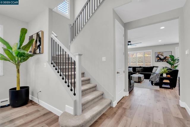 499 Yarrow Dr, Fairfield CA: https://media.crmls.org/mediaz/0c0de589-db45-4a6c-b4c4-5f5f66e632c2.jpg
