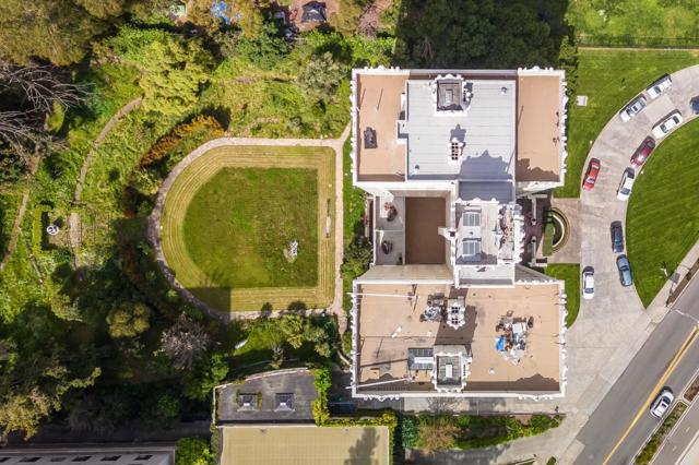 244 Lakeside Drive, Oakland CA: https://media.crmls.org/mediaz/0c0df9d0-6b4d-4a95-9216-1bf02ecb778d.jpg