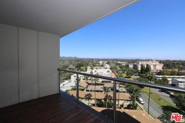 201 Ocean Avenue, Santa Monica CA: https://media.crmls.org/mediaz/0c0e0593-a8c2-49c3-8017-ec31caadb5fa.jpg
