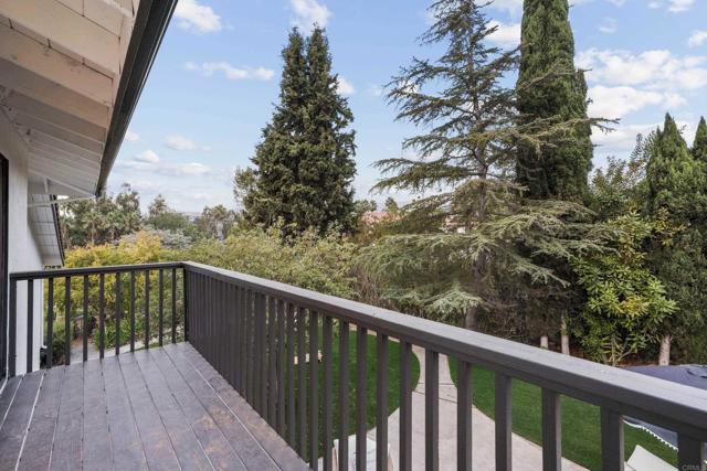 1657 FOOTHILL Drive, Vista CA: https://media.crmls.org/mediaz/0c0f2acd-2f80-4deb-bcd6-e3a9b6a2ecba.jpg
