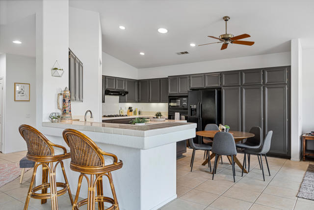 67600 S Laguna Drive, Cathedral City CA: https://media.crmls.org/mediaz/0c0f3980-2a73-418c-b6a0-33eb0a48543b.jpg