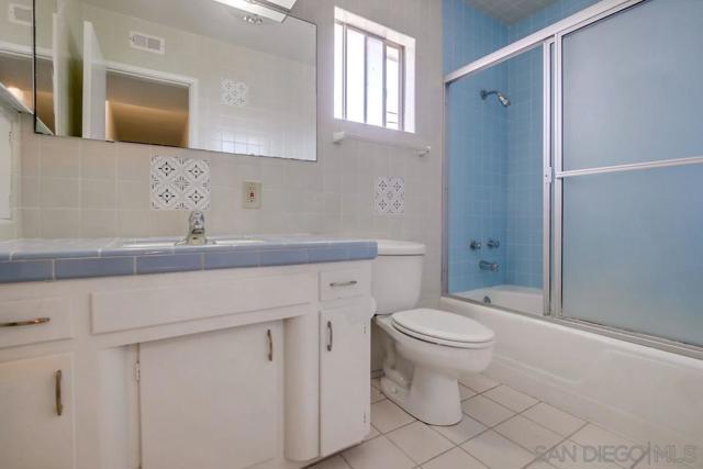 349 351 G Avenue, Coronado CA: https://media.crmls.org/mediaz/0c0fecad-7ba0-45f1-9a47-3c4f2b9d5403.jpg