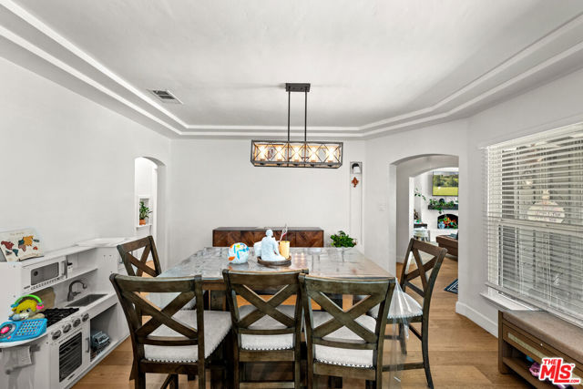 3871 Roxton Avenue, Los Angeles CA: https://media.crmls.org/mediaz/0c104bbd-328b-4ba6-b703-93d6c0802260.jpg