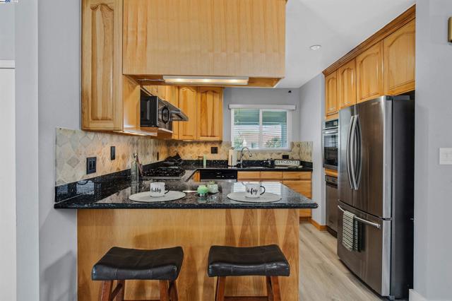 2560 Phelan Avenue, Hayward CA: https://media.crmls.org/mediaz/0c10e46c-480e-4e08-9572-e0e10fcbcde6.jpg