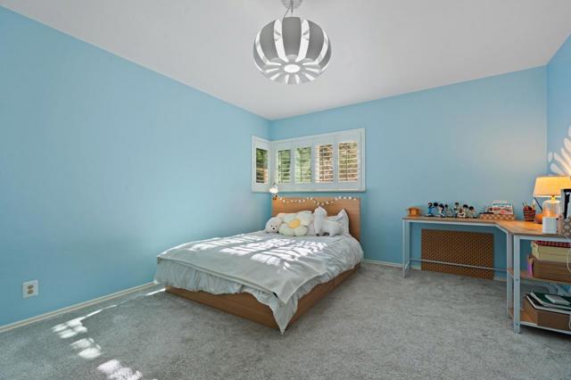 9835 Edgelake Dr, La Mesa CA: https://media.crmls.org/mediaz/0c11d3ef-8386-48f5-8cf2-1c4bd816a93d.jpg