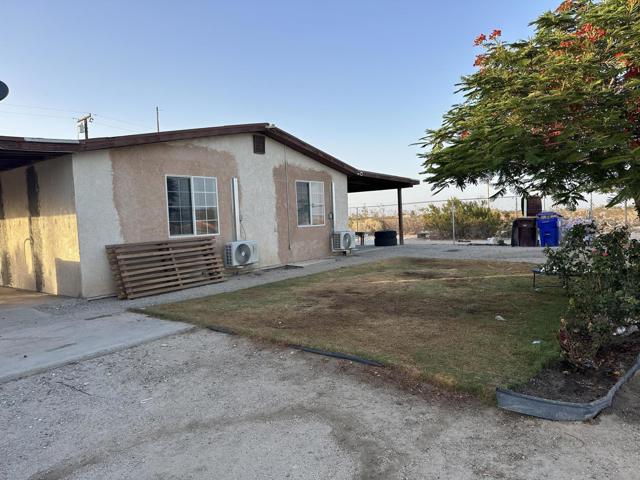 1204 Shore Garden Street, Thermal CA: https://media.crmls.org/mediaz/0c125f76-f010-440f-b25f-4e4b05912bcf.jpg