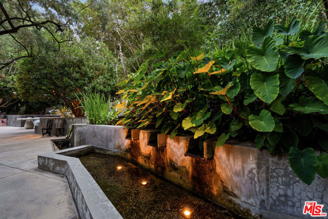 7728 Woodrow Wilson Drive, Los Angeles CA: https://media.crmls.org/mediaz/0c126945-6023-4eae-8021-ca119b5597d8.jpg