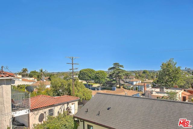 4516 W 63rd Street, Los Angeles CA: https://media.crmls.org/mediaz/0c12884a-8b81-4518-b1f2-3ed3d6ec746c.jpg