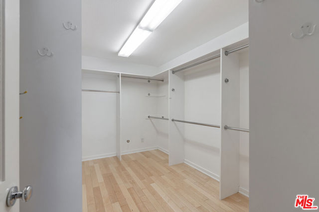 23454 Park Hermosa, Calabasas CA: https://media.crmls.org/mediaz/0c140873-7d5b-4e0a-af6d-b92f359990a2.jpg