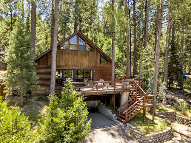 54385 S S. Circle Drive, Idyllwild CA: https://media.crmls.org/mediaz/0c145ebd-1f89-4ccb-a8b2-997a4de34bae.jpg
